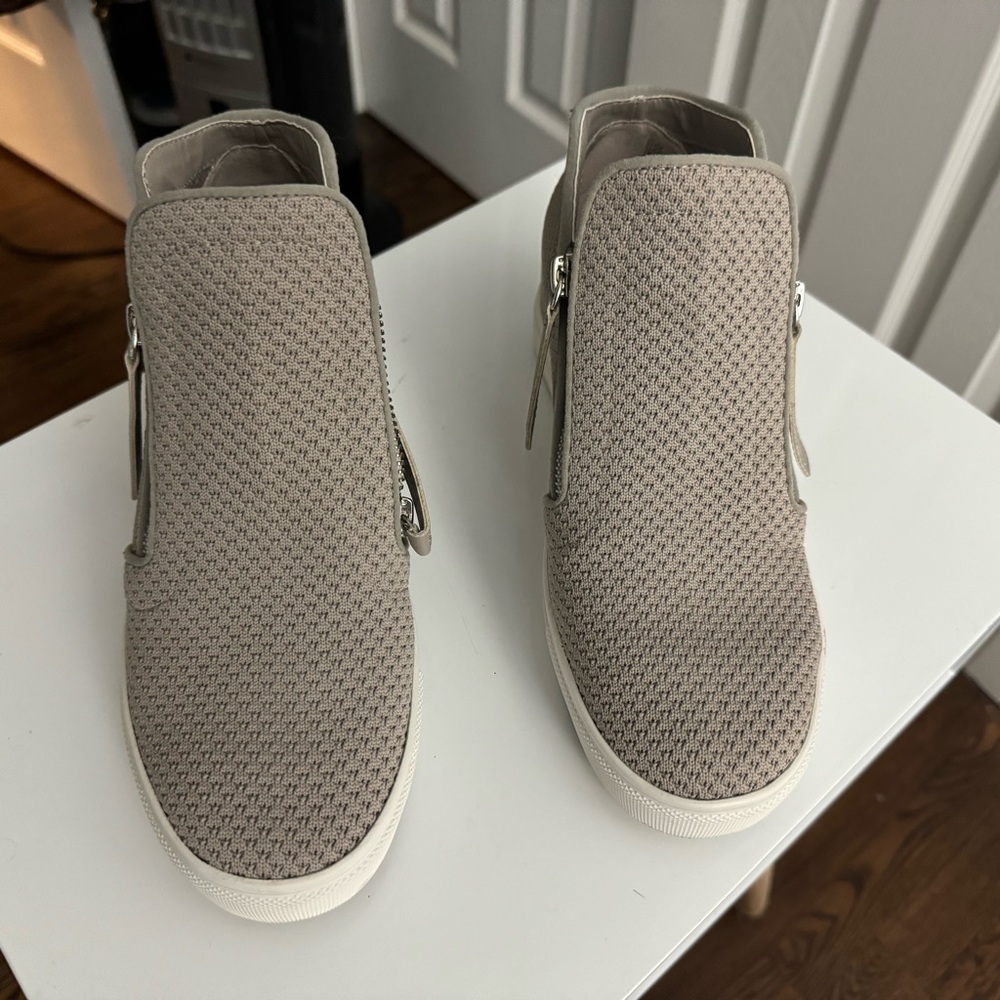 Steve Madden Size 7 Style Click Color Taupe W Box - image 2